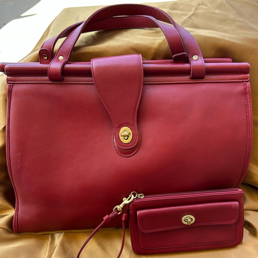 ‼️VERY RARE‼️ vintage Coach Barclay Tote & matching wristlet bundle.